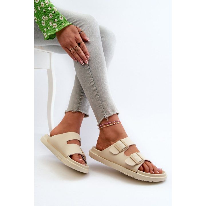 Moteriškos šlepetės su sagtimis smėlio spalvos BIG STAR SHOES