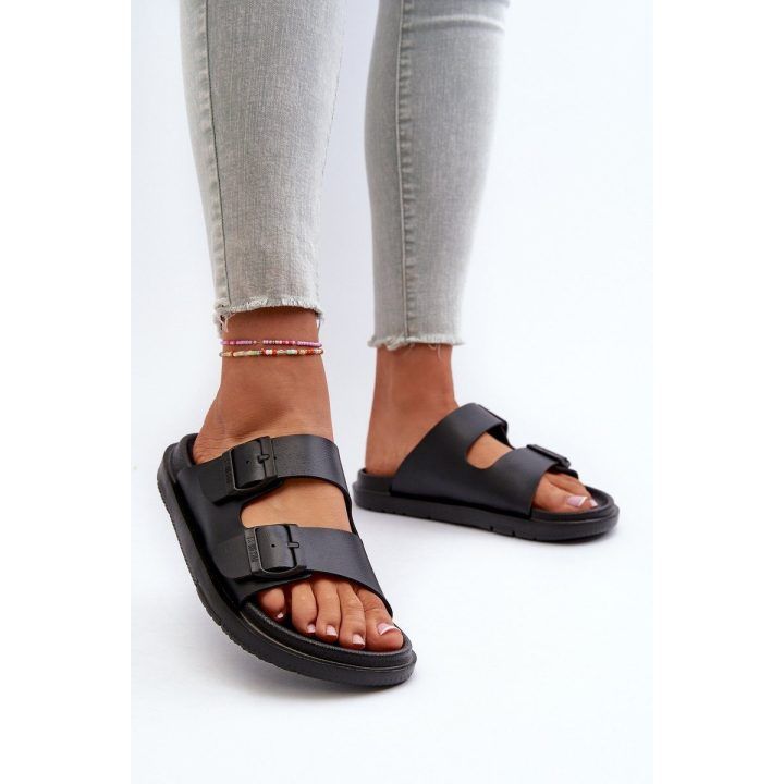 Lengvos moteriškos šlepetės su sagtėmis Big Star NN274A750“ Juodos BIG STAR SHOES
