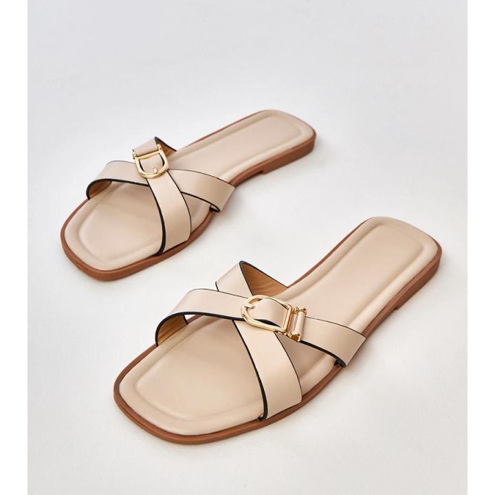 Šlepetės smėlio spalvos su dekoratyvine sagtimi kasdienai Flius