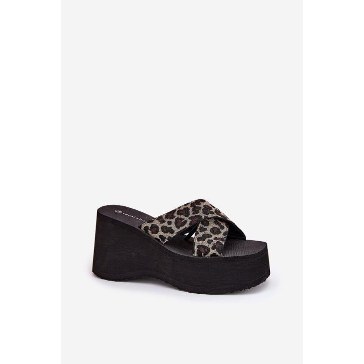 Moteriškos platforminės basutės Panther Black“ – elegantiškas pasirinkimas BOTO