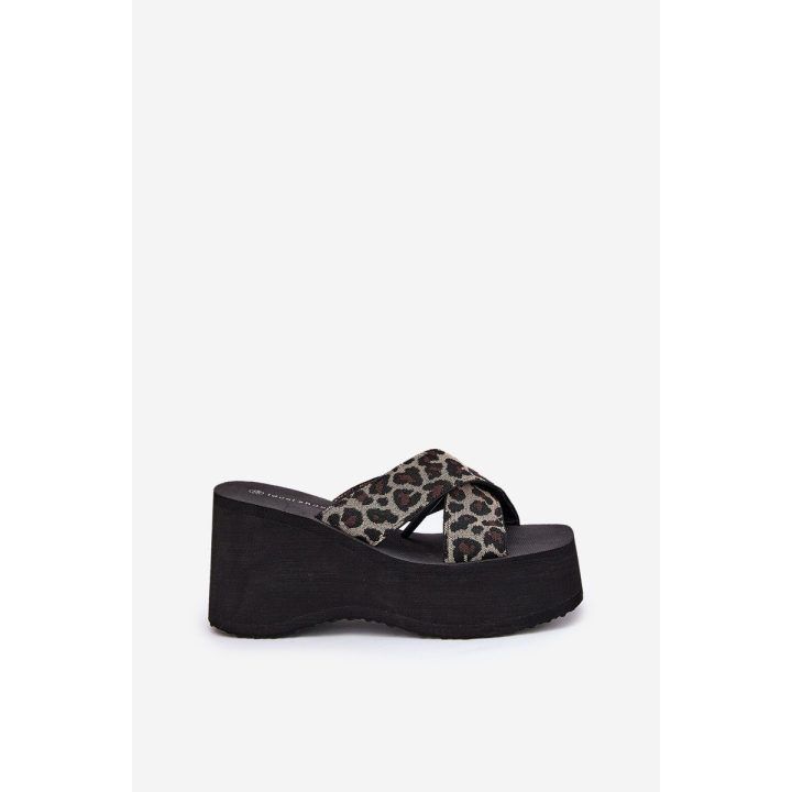 Moteriškos platforminės basutės Panther Black“ – elegantiškas pasirinkimas BOTO