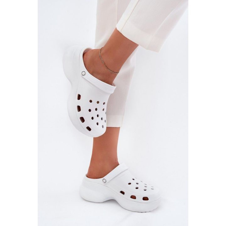 Šlepetės moterims baltos spalvos su storu padu Big Star BIG STAR SHOES