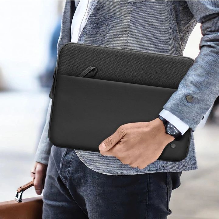 Nešiojamojo kompiuterio dėklas juodas 15–16″ su kišene