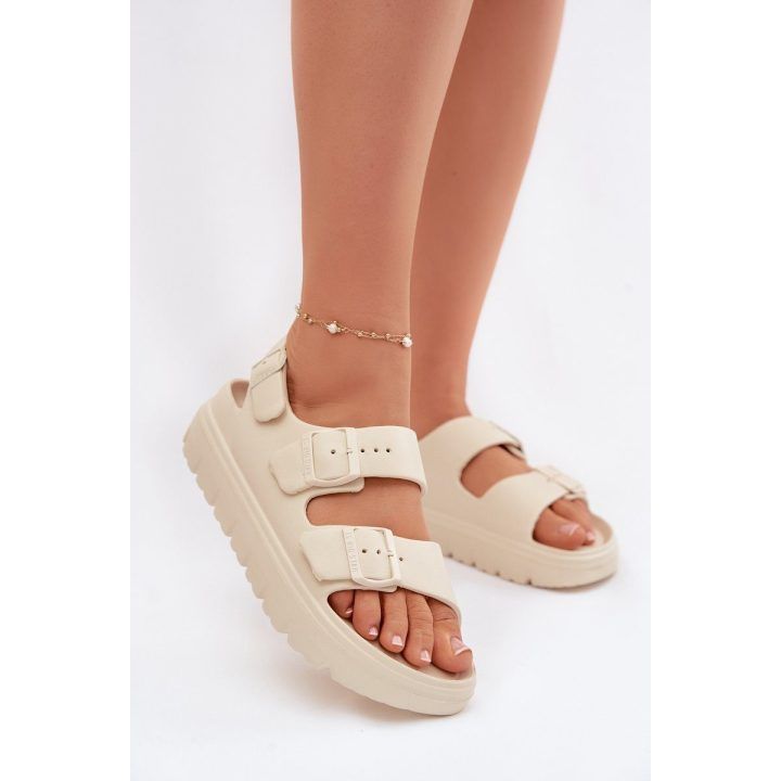 Šviesiai smėlio spalvos moteriški sandalai ant platformos BIG STAR SHOES