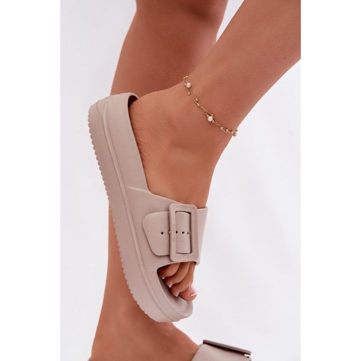 Tamsiai smėlio spalvos moteriškos šlepetės ant platformos Big Star BIG STAR SHOES