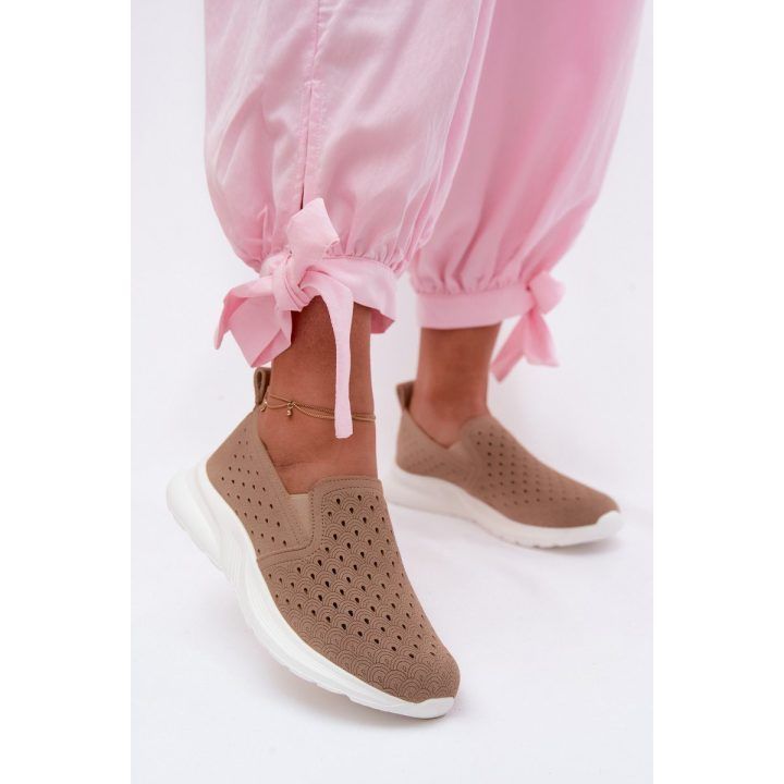 Moteriški slip-on sportbačiai Geressa, smėlio spalvos EVENTO