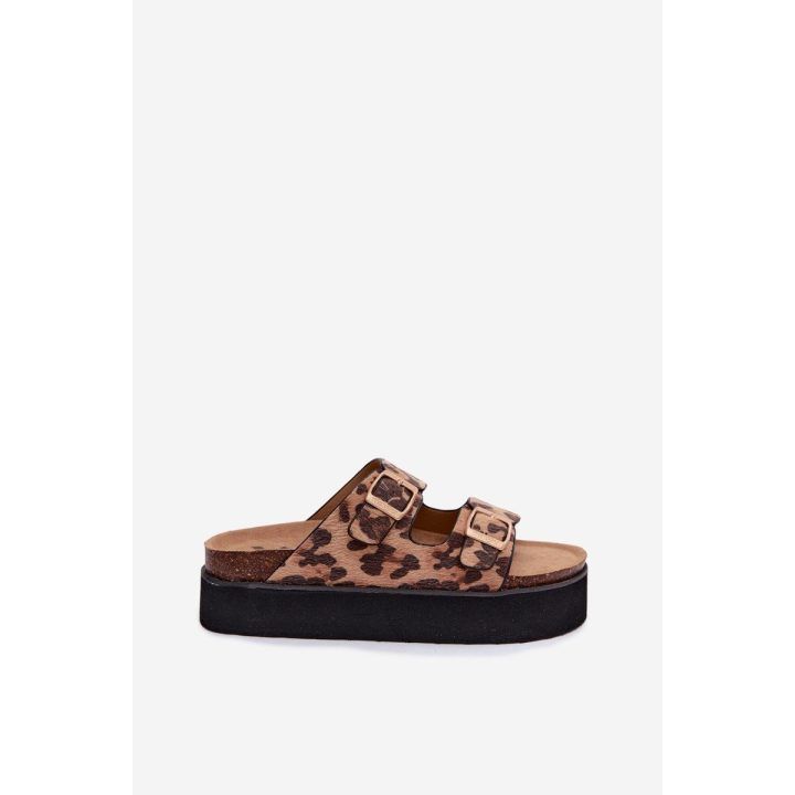 Moteriškos lakinės platforminės šlepetės su auksinėmis sagtelėmis Lee Cooper LCW-26-35-4459L, juodos WRANGLER
