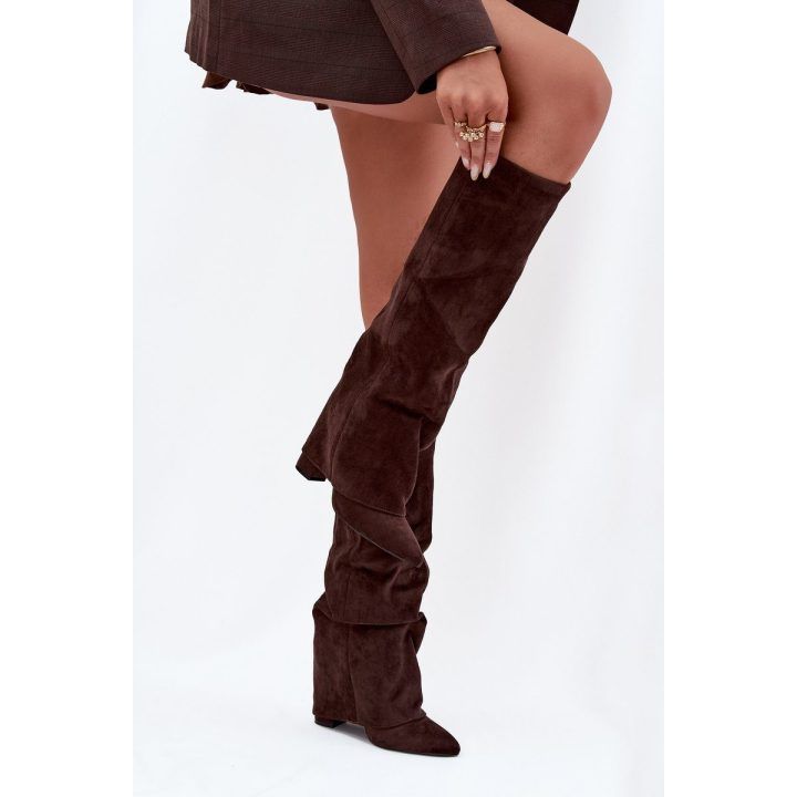 Moteriški ilgaauliai batai su smailėjančia nosimi, rudi BOTO