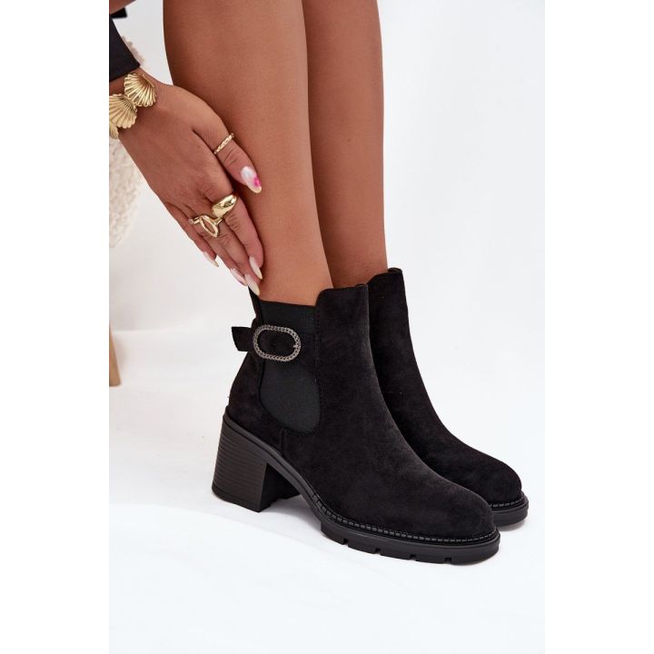 Aulinukai moterims juodi su pašiltinimu ir sagtimi Melara
