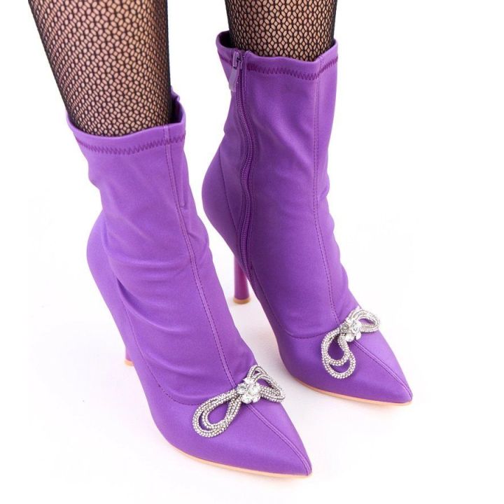 Satininiai violetiniai moteriški aulinukai su kaspinu Bellana