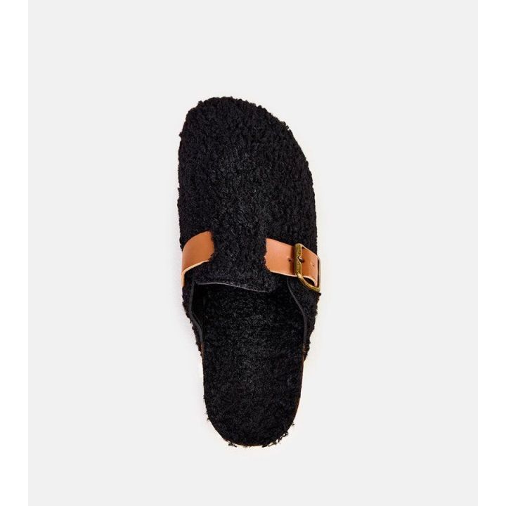 Juodi moteriški kailiniai šlepetės su sagtimi Milosa