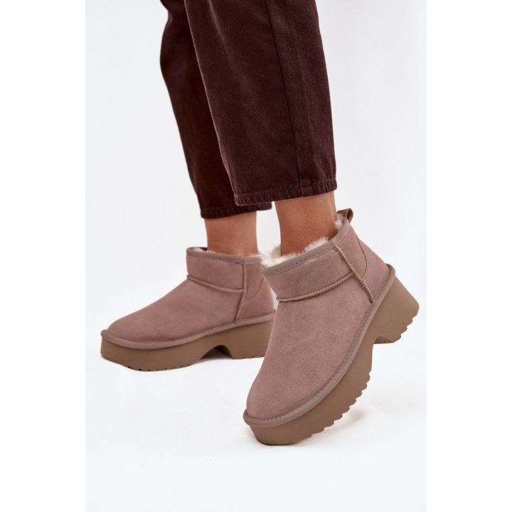 Snow boots