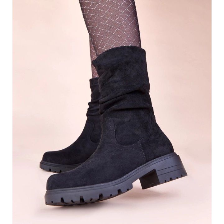 Aulinukai su platforma ir raukiniais Malha – stiliui ir patogumui vėsiems sezonams.
