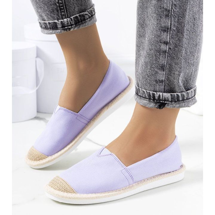 violetinės espadrilės