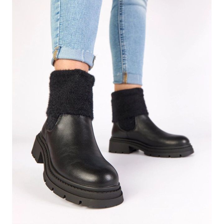 Aulinukai juodos spalvos Evelyn su elastinga įsiuva – stiliui ir patogumui kiekviename žingsnyje.