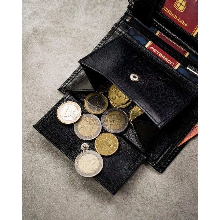 Piniginė odinė Peterson – stilinga detalė moderniam įvaizdžiui.