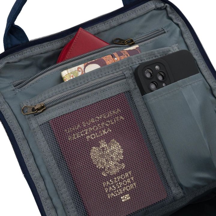 Kuprinė juoda unisex Peterson – stilingam ir patogiam nešiojimui kasdien.