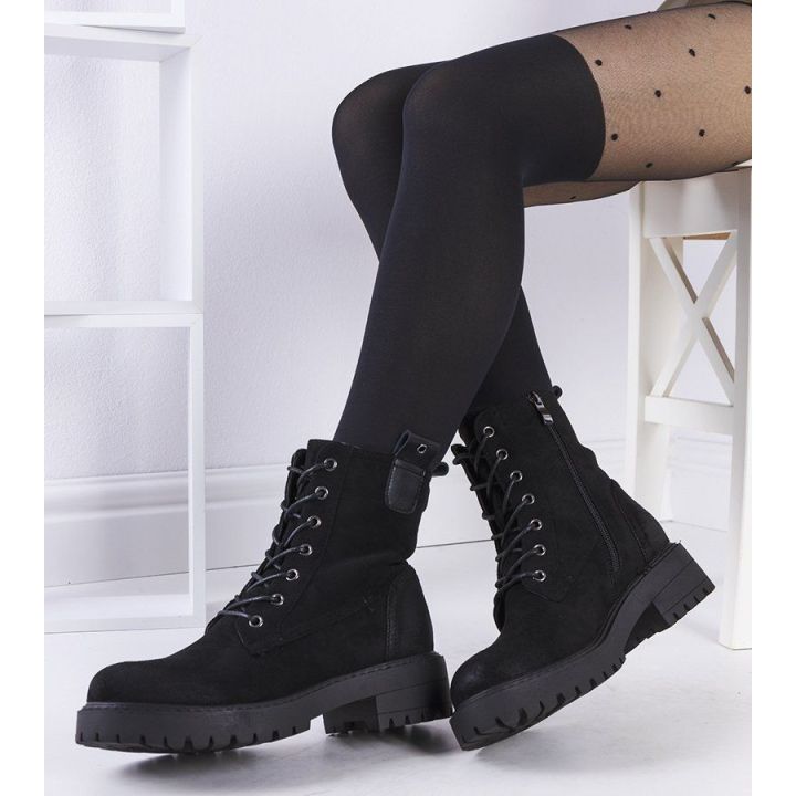 Juodos spalvos trapper eco-suede Wellspring