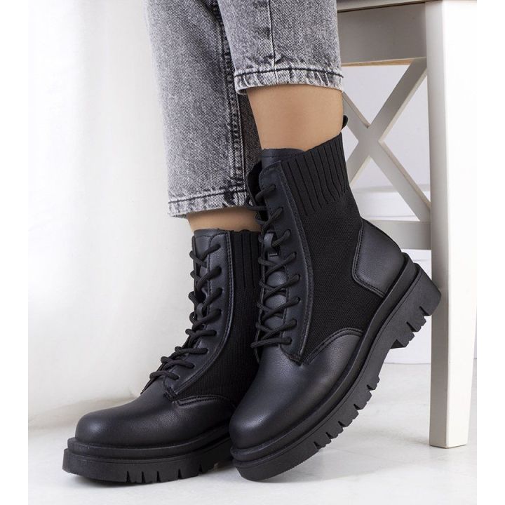 Juodos spalvos trappers Lennon