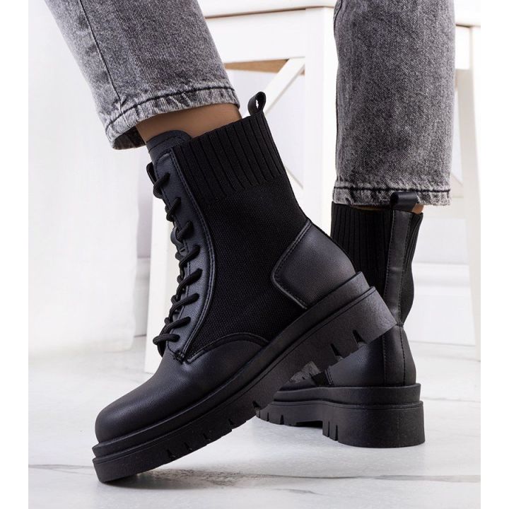 Juodos spalvos trappers Lennon