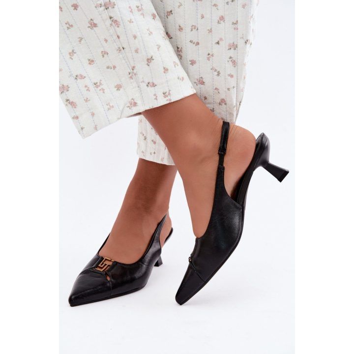 Juodi aukštakulniai bateliai su atvira kulno dalimi Step in style