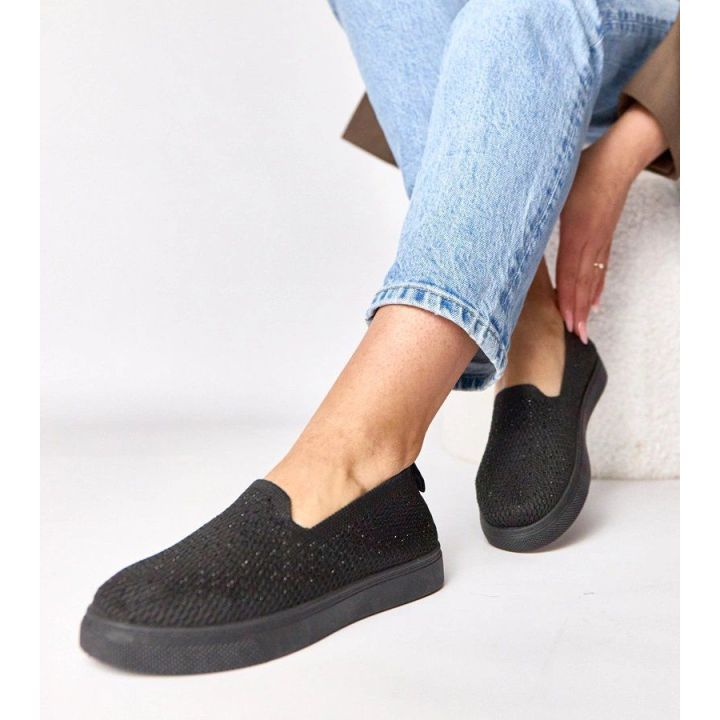 Moteriški slip-on sportbačiai su akutėmis juodi Gabrielle