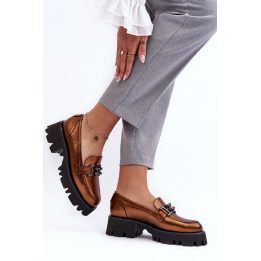 Aulinukai su platforma ir dekoratyvine sagtimi Step in style