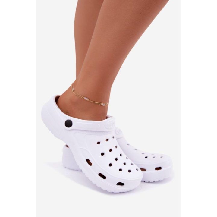 Moteriškos putplasčio klumpės, baltos