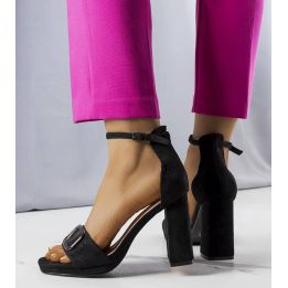 Juodos spalvos stiletto sandalai Linda