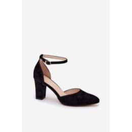 Juodi aukštakulniai bateliai su dirželiu prie čiurnos Step in style