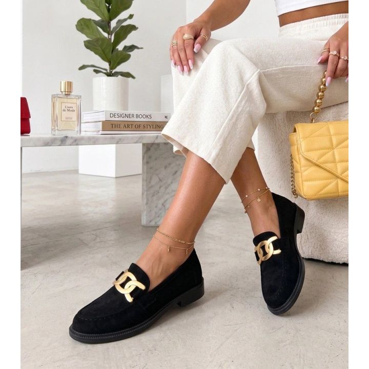 Moteriški juodi mokasinai su dekoratyvia sagtimi