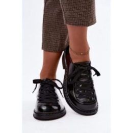 Juodi lakinės odos aulinukai su raišteliais Step in style